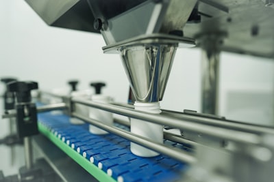 Automated bottle filling line
