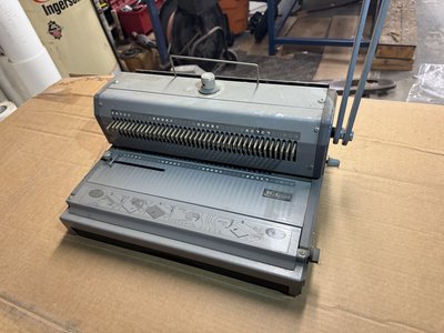 Wire Binding Closer -- Manual Wire-O Closer — Unknown Unknown